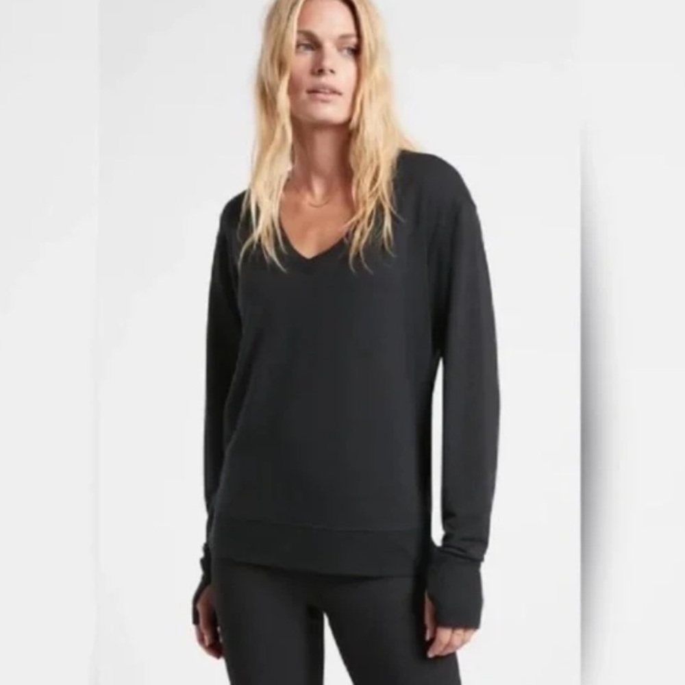 Athleta Black V-Neck Long Sleeve Pullover
